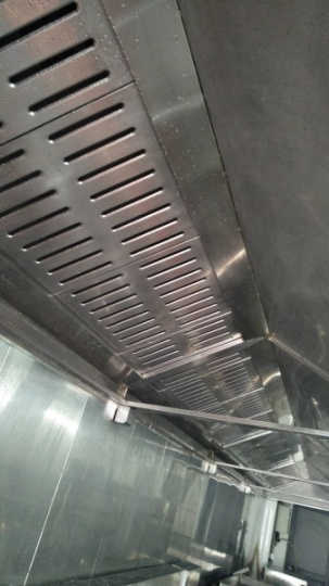 郑州港区大型商用油烟机清洗/净化器/烟道/风机清洗